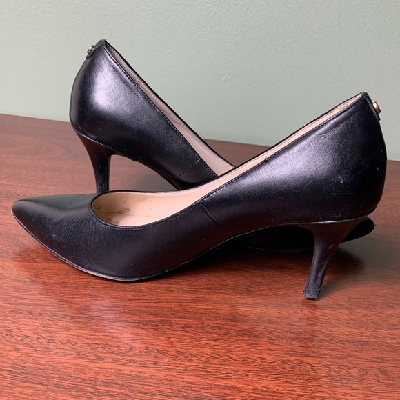 Cole Haan | Gemma Logo Leather Pumps - 6.5B - Picture 6 of 10